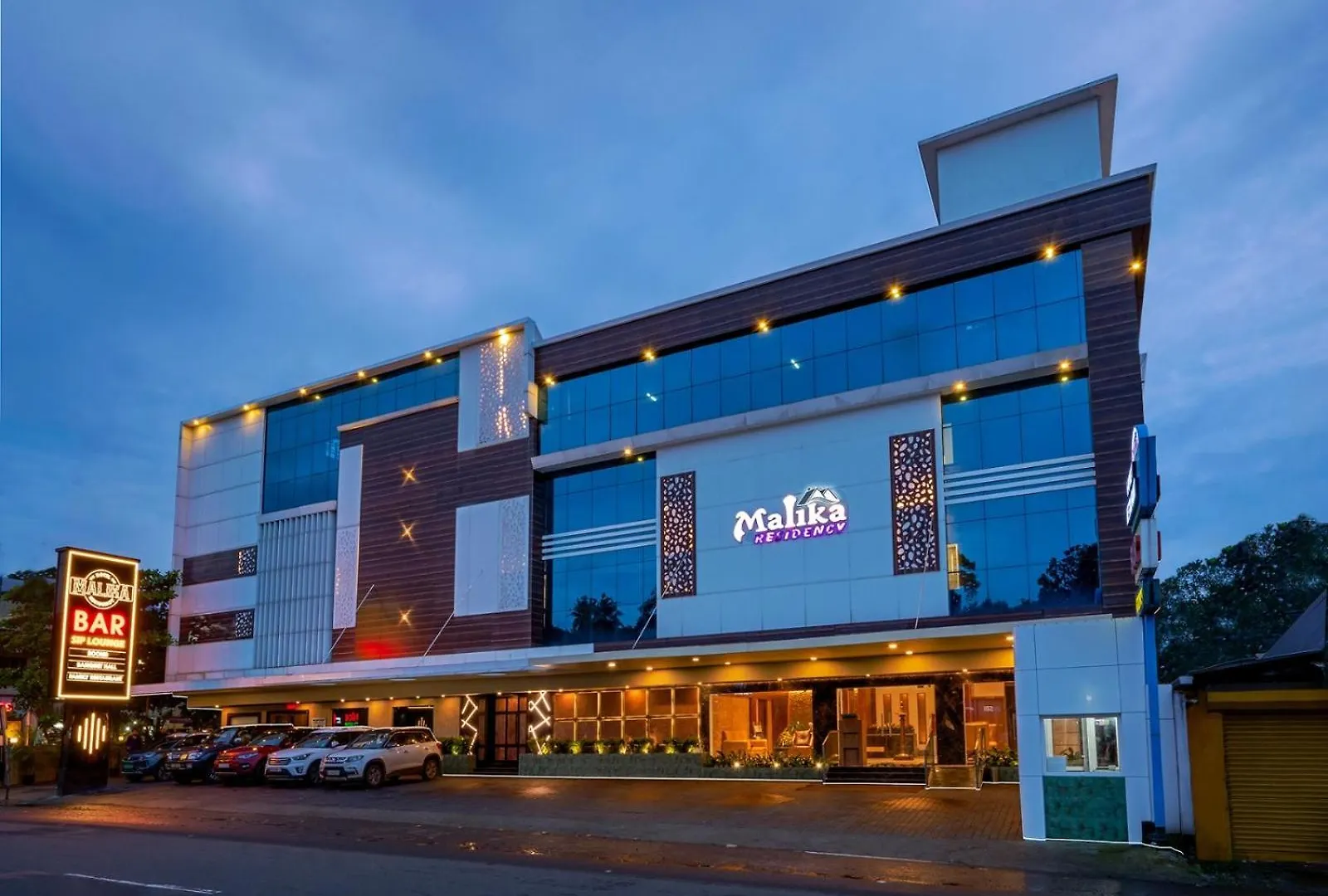 Hotel Malika Residency Ettumanoor 3*,